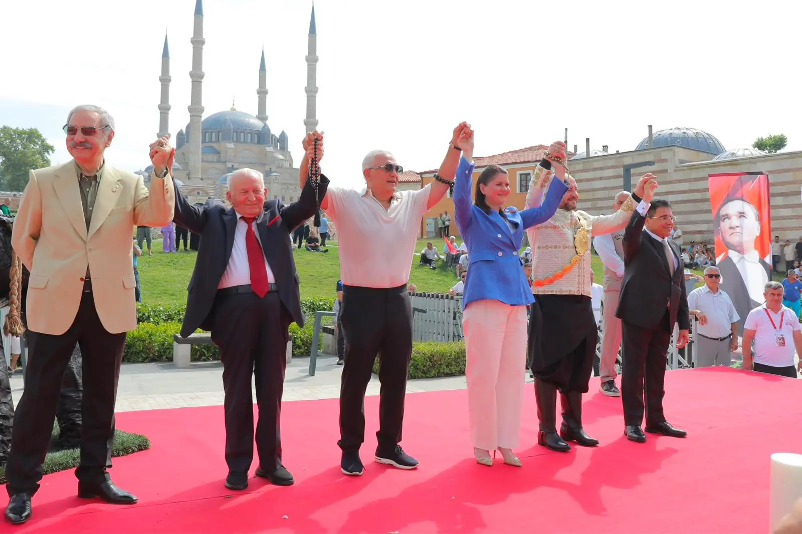 665 YILLIK EFSANE: KIRKPINAR YAĞLI GÜREŞLERİ’İNDE AĞA KARŞILAMA TÖRENİ GERÇEKLEŞTİRİLDİ galeri görseli